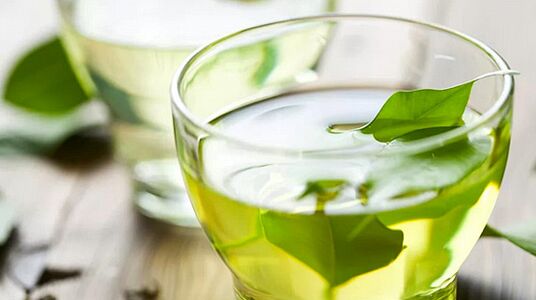 Teh hijau adalah minuman yang sangat sehat dikonsumsi pada diet Jepang. 